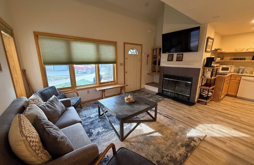 Durango House | 3BR Townhome between Ski Resort and Downtown, Wifi, Pet Friendly