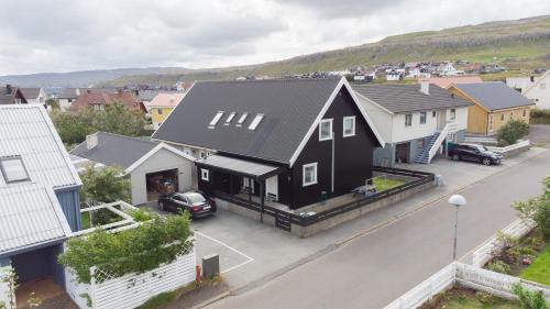Hoyvik Apartment | 3BR - Townhouse - Free Parking - Tórshavn