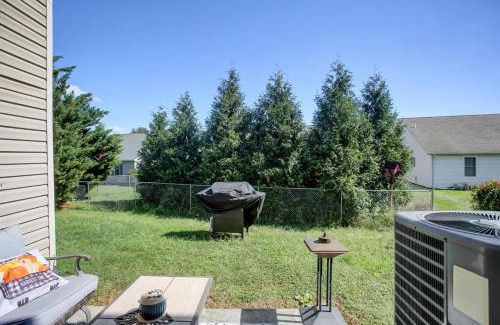 Chambersburg House | 3BR Townhouse with Netflix & Grill Near Trails