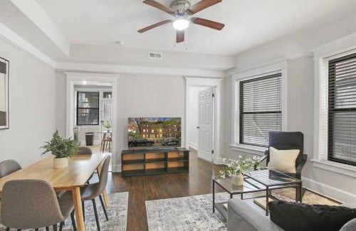 Hyde Park Apartment | 3BR Vibrant Apartment in Hyde Park - Bstone 5310-1