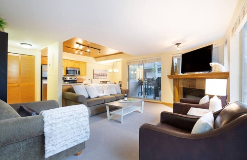 Whistler Cay Estates House | 3BR Village Townhouse w/Pvt Hot Tub & Parking