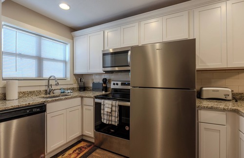 Branson House | 3BR WALK-IN w/Loft ~ Pool ~ FREE TICKETS INCLUDED! (RH230B)
