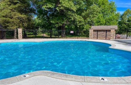 Branson House | 3BR WALK-IN with Loft - Pool - Lake Access - FREE TICKETS INCLUDED - RH230B