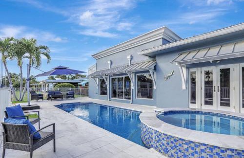 South New River Isles House | 3BR Waterfront Villa with Heated Pool and Spa
