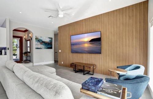 South New River Isles House | 3BR Waterfront Villa with Heated Pool and Spa