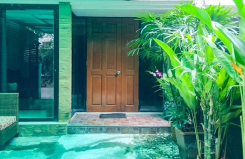 Sukhumvit House | 3BR whole oriental house 300m BTS Thong Lo