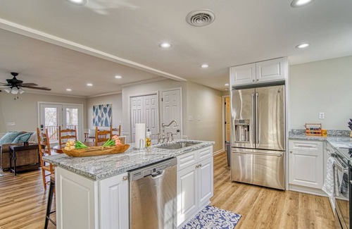 Inman House | 3br2ba lake front home on Lake Bowen close to TIEC, Wofford College and more!