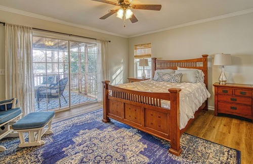 Inman House | 3br2ba lake front home on Lake Bowen close to TIEC, Wofford College and more!