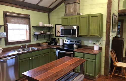 Marion House | 3br2bath farmhouse 7min d'town Mem ❤️1 pet free 2nd pet considered for fee