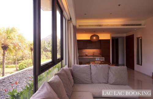 Ngu Hanh Son Apartment | 3BRs Apartment with a Garden - Pool view