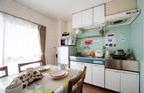 Dotonbori Apartment | 3F 5 min walk from Kuromon Ichiba and Dotonbori/10 min walk from Shinsaibashi Namba/Convenience store nearby/Luggage storage available in front of IN/Family welcome/Good access to Kyoto, Nara and Kansai Osaka Expo/Wi-Fi available