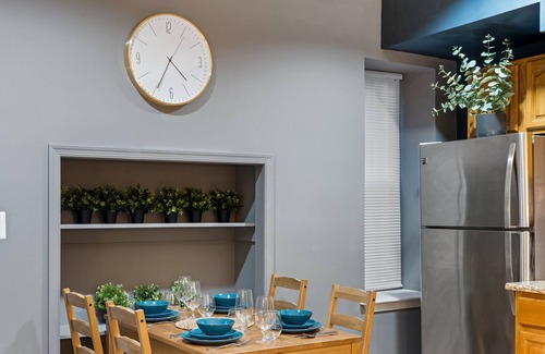 Graduate Hospital Apartment | #3F Heart of Rittenhouse I Philadelphia 02