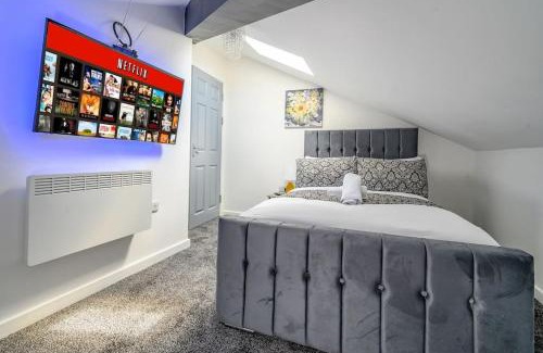 Batley Apartment | -3F421- For your Relaxed, Cosy stay, Free Parking