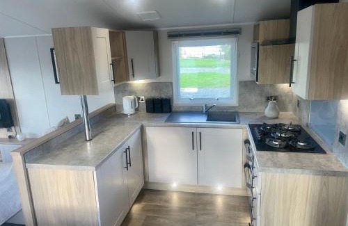 East Drayton Ski Chalet | 3guests-2bedroom-WiFi-Tv