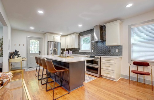 North Hills House | 3KingSuites~17Guests~KidPad~NHills~BackyardRetreat