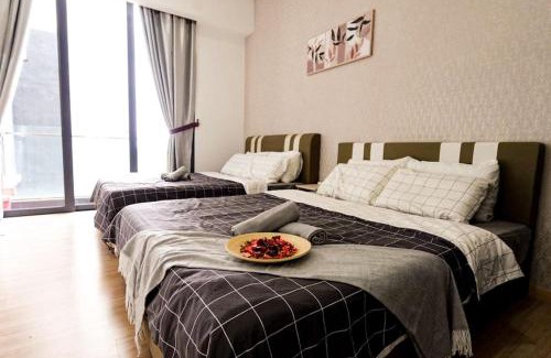 Ulu Tiram Apartment | 3minstoAustinHeight CozyStay 1B1R Cube8teens6Pax