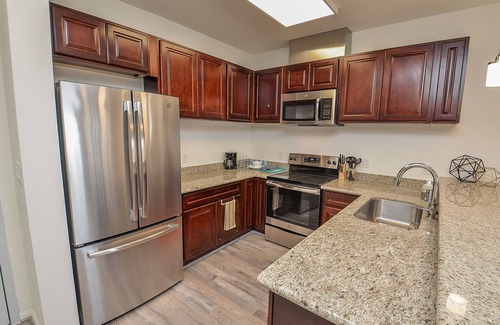 Katy Condo | 3P| Chic & Stylish Condo Unit| Lifestyle Center Living