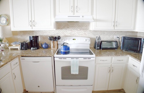 Crescent Beach Condo | 3rd floor, 2 QBs in master w/attached FB, 2nd FB, Q sleeper sofa in living room