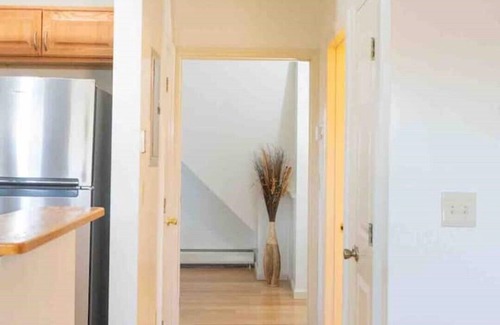 Poughkeepsie Condo | 3rd Floor- Lovely, spacious, modern 1-bedroom apt.
