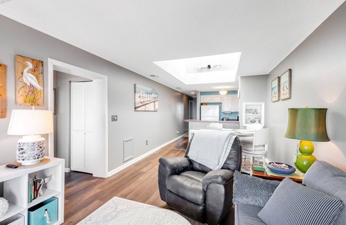 Atlantic Beach Condo | 3rd Floor Oceanfront Condo w/Great Ocean and Pool Views and Shared Pools