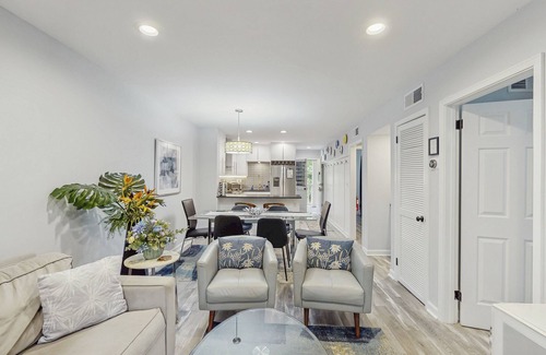Palmetto Dunes Condo | 3rd Floor Oceanview Condo w/pool and hot tub, steps from the beach