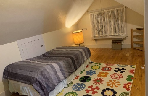 Walton Apartment | 3rd Floor, walk-up private 3BR victorian apartment