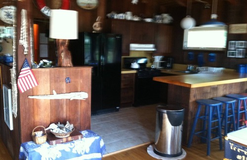 Ocean Bay Park House | 3rd house from the ocean, great ocean breeze and views, quietest block in OBP