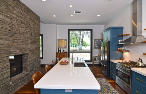 Quinlan House | 3rd NT. FREE Aug/Sept-Luxury Waterfront! Kayaks Hot Tub Dock