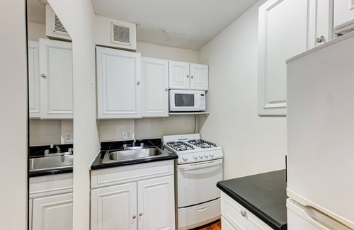 Midtown South Apartment | 3RW Chic Chelsea Studio By The High Line
