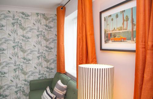 Sawston Apartment | 3x Bed Elegant House with Private Parking
