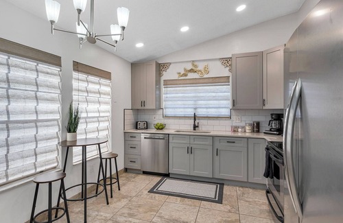 Sanford House | 4/2 💎Gem: Pool, King Bed, Game & Bunk Room, Patio, 🏌️Golf, 5 ⭐ Location!