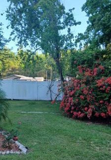 Groveland Bed & Breakfast | 4 20 FRIENDLY Theme PARK ACCESS Antique Rose Garden FIREPLACE Suite