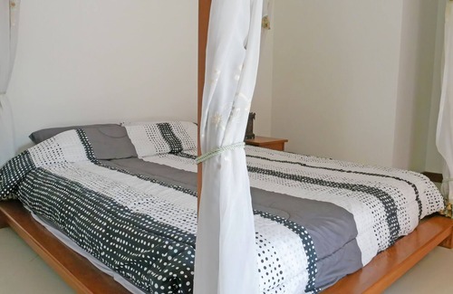 Nong Prue House | 4/5 BDR luxury Balinese villa with pool and jacuzzi