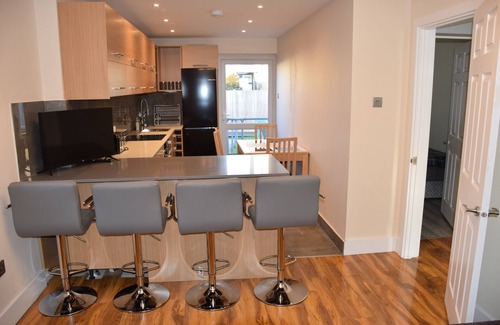 Waltham Forest House | 4/5 Bedrooms house, 2 Bathrooms, Sleeps11, 10 min. tube station