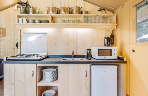Huizen RV Rental | 4-5-person safari tent in the holiday park Landal Gooise Heide