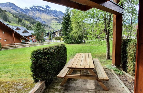Les Contamines-Montjoie Apartment | 4 - 6 person apartment at the foot of the cable car