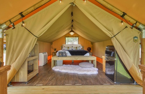 Navasota RV Rental | 4 AC Glamping Tents on Honey Farm in Houston