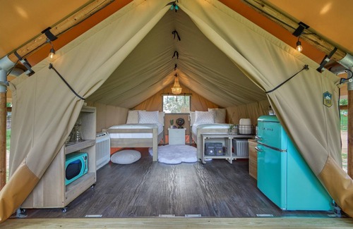 Navasota RV Rental | 4 AC Glamping Tents on Honey Farm in Houston