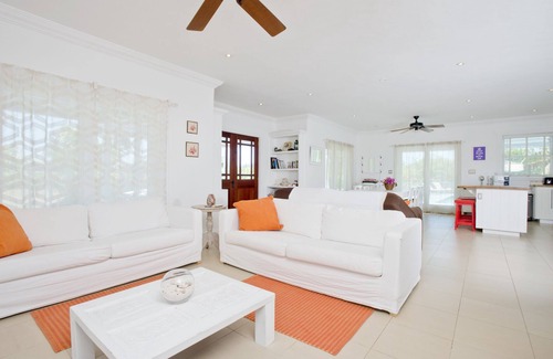 North Palmetto Point House | 4-Acre Estate on Banks Rd, House & Guest cottage, Pool, Calm Protected Beach