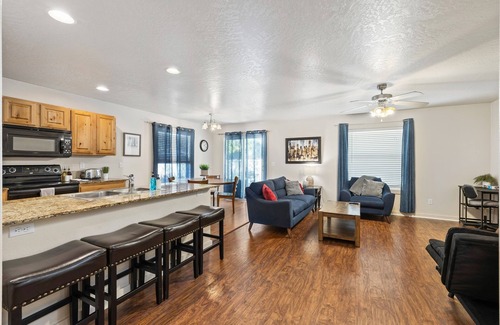 Meridian House | 4 Adjacent Homes | Great for Families | Sleeps 32!