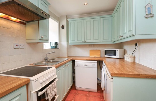 Freshwater Cottage | 4 AFTON BARNS, pet friendly, character holiday cottage in Freshwater