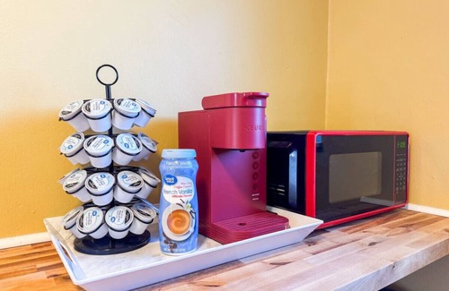 Mount Oliver Apartment | 4 Apartments w/4 Bedrooms & Parking + WIFI