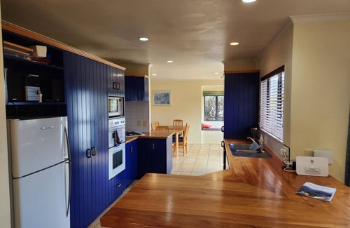 Waipahihi Apartment | 4 Astelia Way, Taupo
