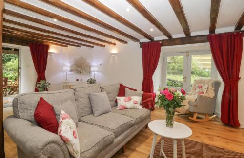 Down Thomas House | 4 Barton Cottages
