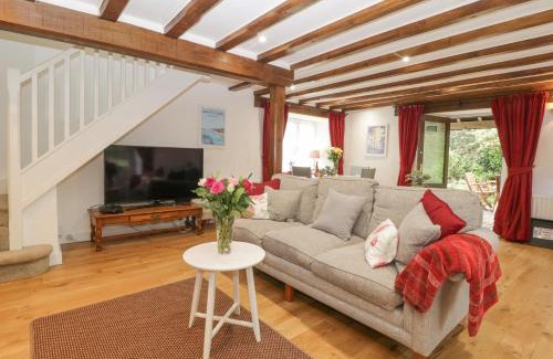 Down Thomas House | 4 Barton Cottages
