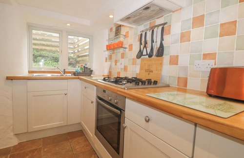 Down Thomas Cottage | 4 BARTON COTTAGES, pet friendly, with open fire in Plymouth