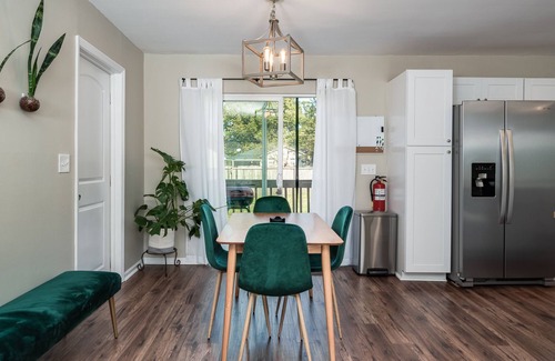 Jacksonville House | 4 BD 2 Bath Home 10 min from base