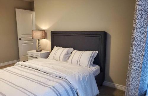 Stratford House | 4 BD Family Retreat - Basement not Included