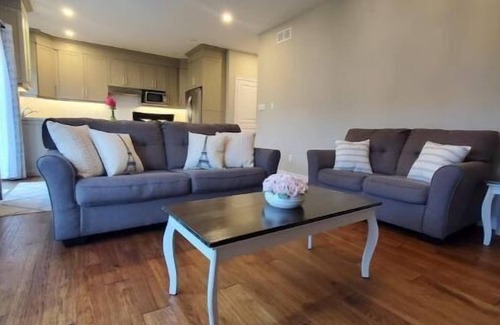 Stratford House | 4 BD Family Retreat