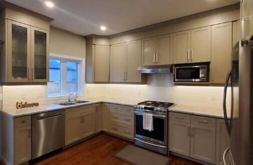 Stratford House | 4 BD Family Retreat